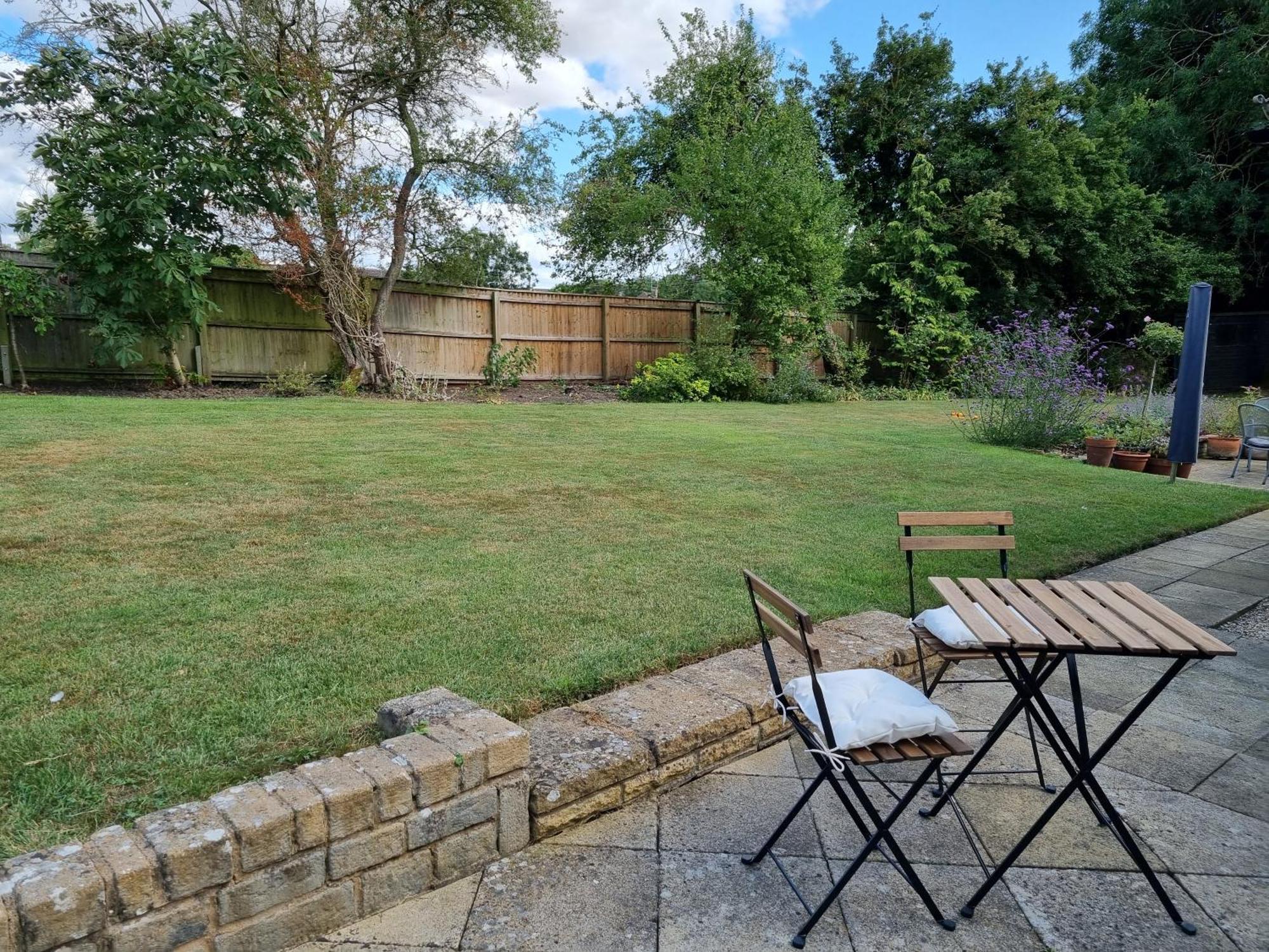 A Quiet Gem Just Outside Oundle Appartement Buitenkant foto